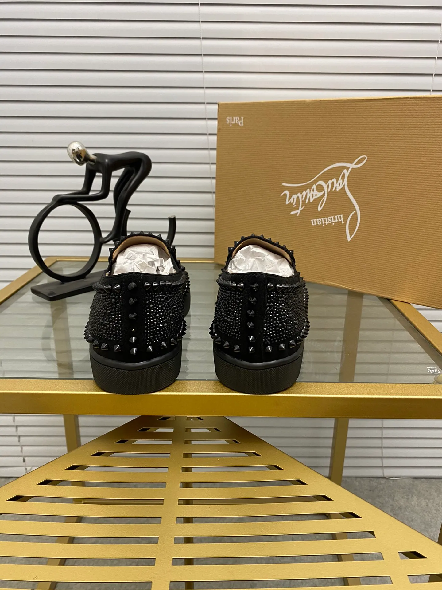 Ex-factory price 460. christian louboutin (CL red sole shoes) counter nail series, high-top casual sneakers for couples 📢 📢 📢 Exclusive hot style release 🎈🎈💪 Movable latex feet 👻 Finished outsole stitching line [satisfied] 😝Female 35-40# Male 38#-46, global supply😝 [Top version]: Original imported cowhide upper, top original leather lining, original molded TPU outsole, original 1:1 detail processing, original shoe last, large quantities in stock, rest assured as shown above
